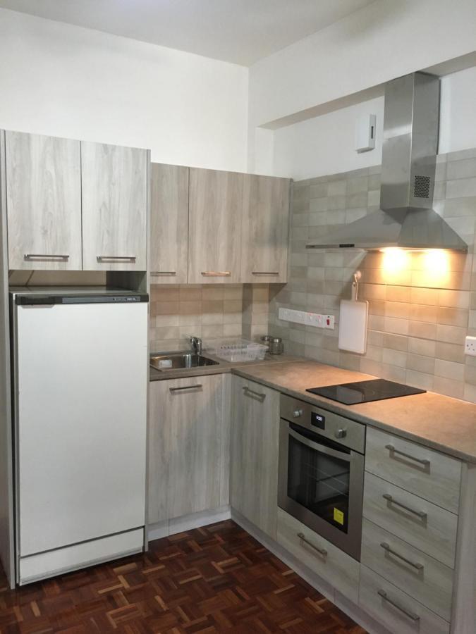 Larnaca Beach Apartment 1A Dış mekan fotoğraf