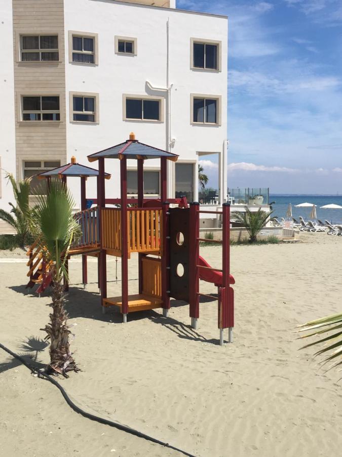 Larnaca Beach Apartment 1A Dış mekan fotoğraf