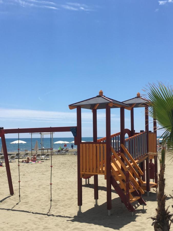 Larnaca Beach Apartment 1A Dış mekan fotoğraf