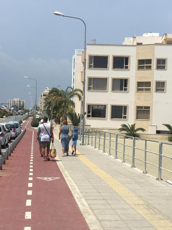 Larnaca Beach Apartment 1A Dış mekan fotoğraf