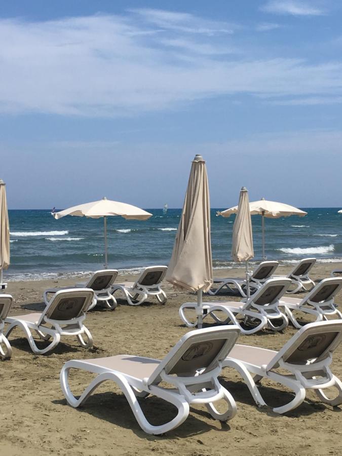 Larnaca Beach Apartment 1A Dış mekan fotoğraf